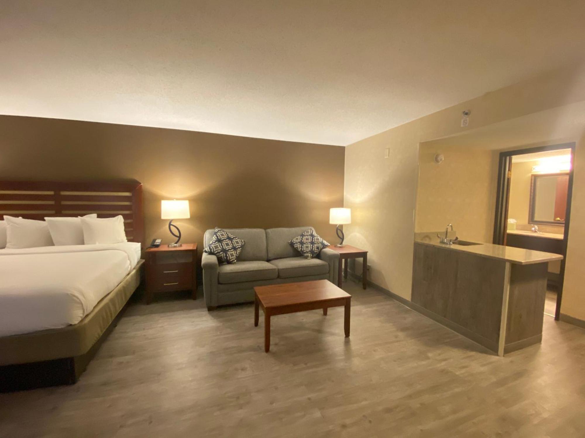 Hotel Wyndham Garden Grand Rapids Airport Exterior foto