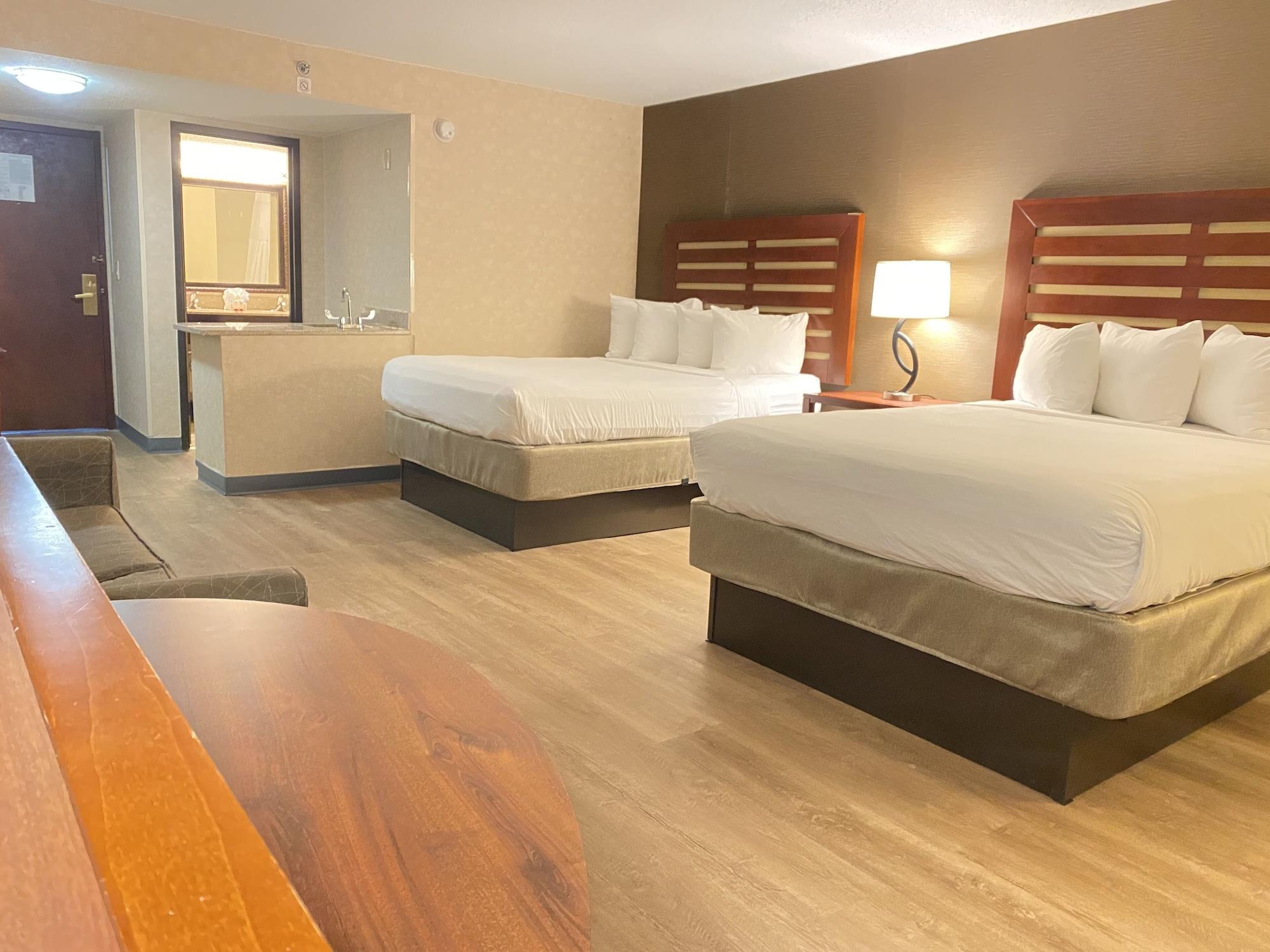 Hotel Wyndham Garden Grand Rapids Airport Exterior foto