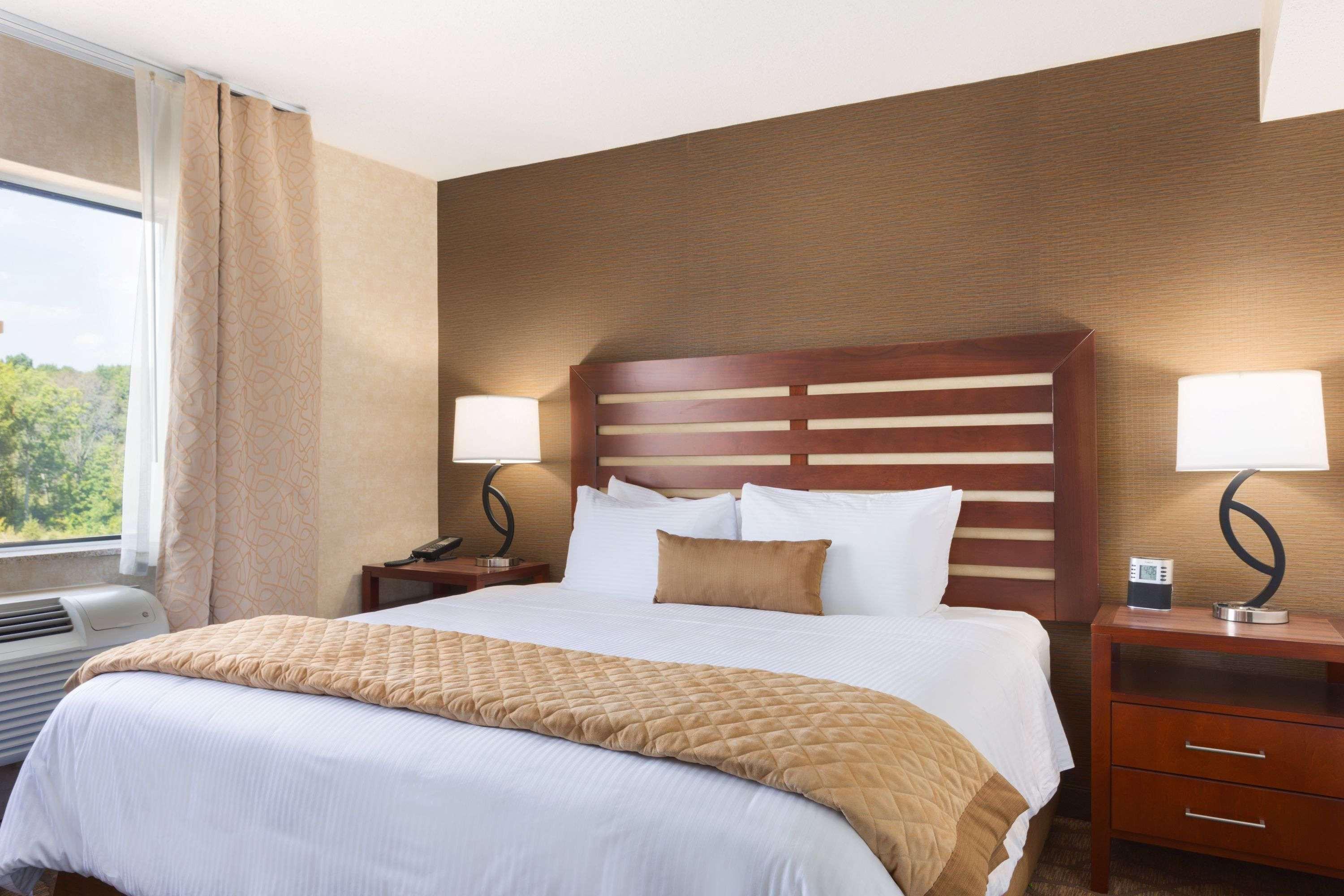 Hotel Wyndham Garden Grand Rapids Airport Exterior foto