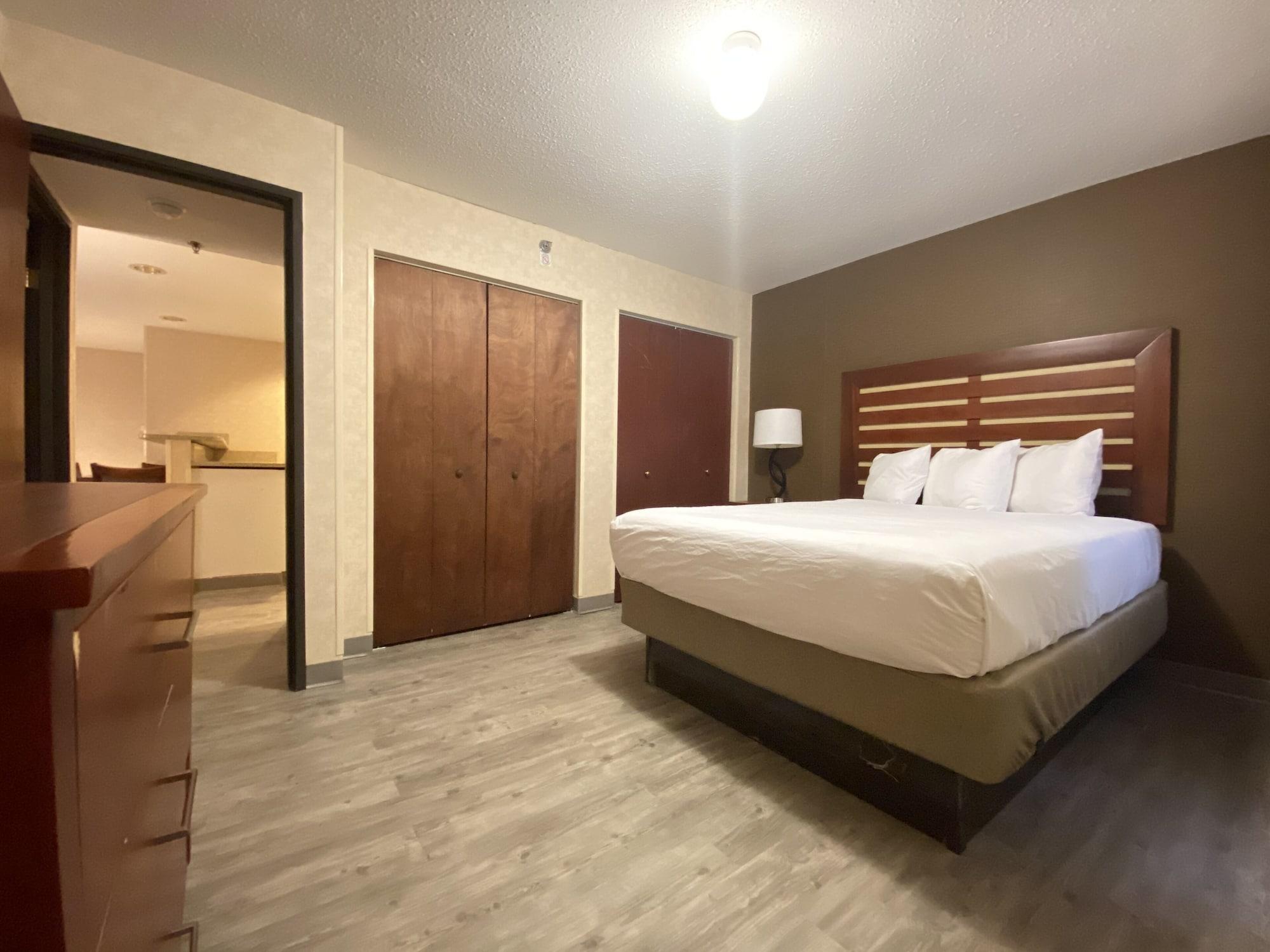 Hotel Wyndham Garden Grand Rapids Airport Exterior foto